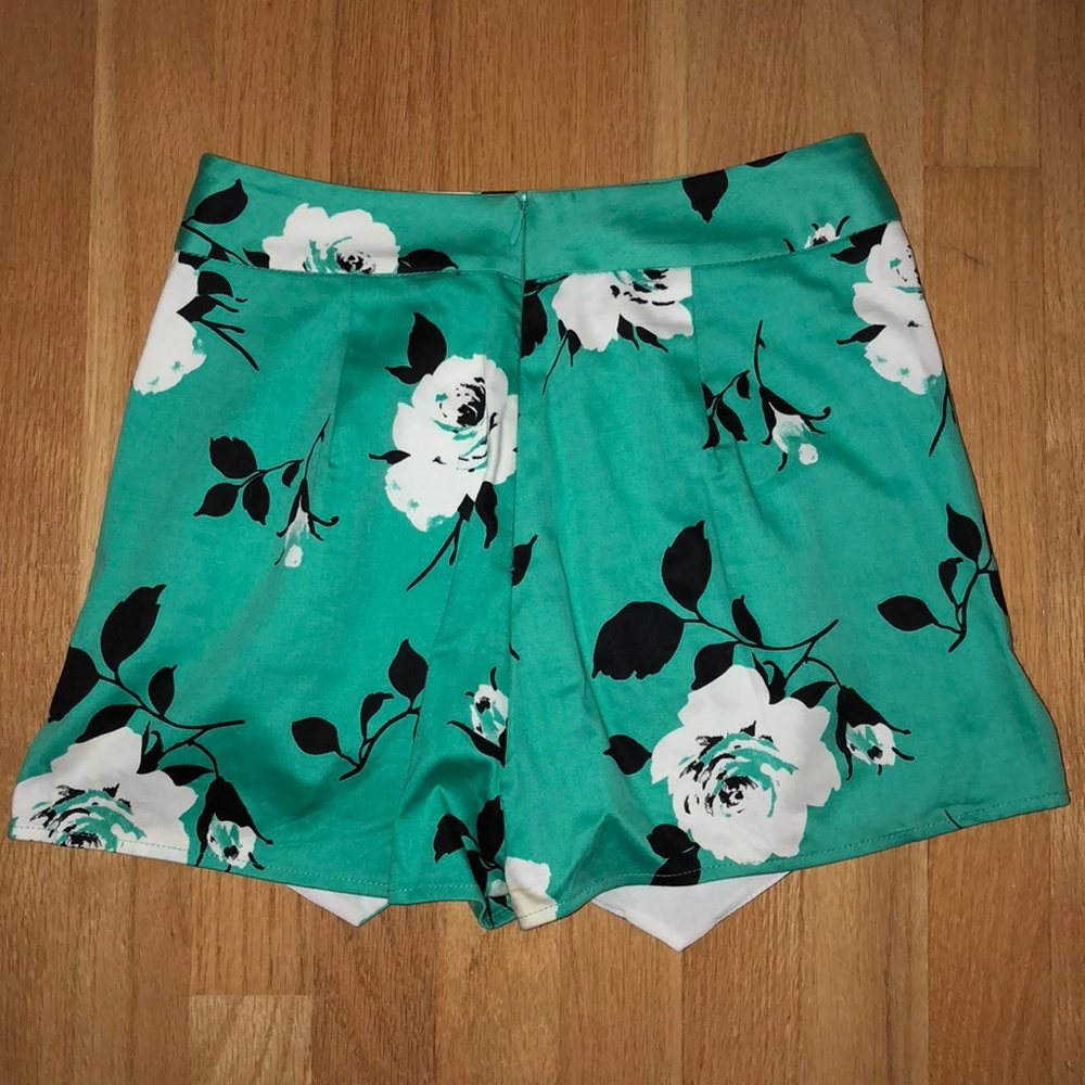 Patterned Skort - Picture 3 of 4